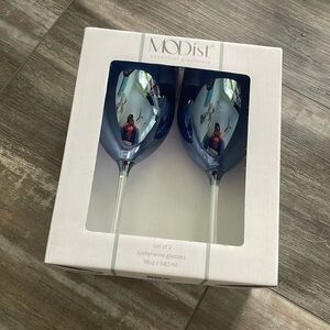 Stunning MODist 18oz Blue Luster Wine Glasses Essential Glasswear Set Of 2 BNWT